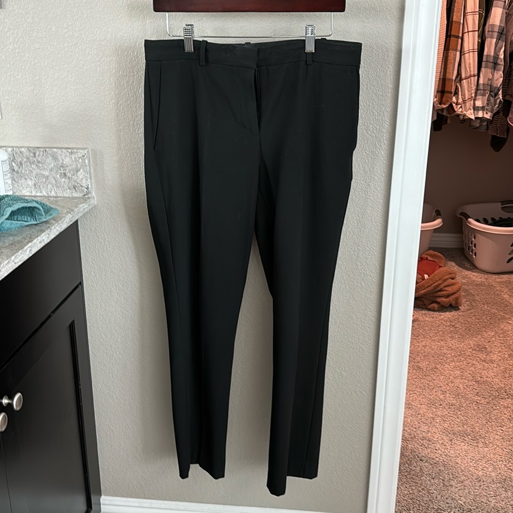 Ann Taylor- size 8 curvy fit black trousers with pockets